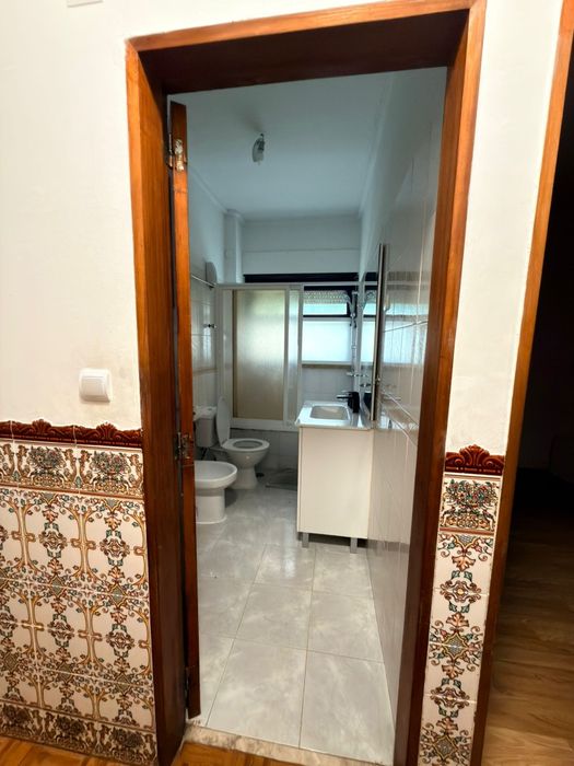 Quarto casal e senhoras próx estação