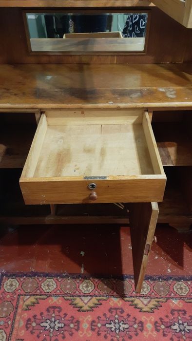 Старинный бюфет из натурального дерева