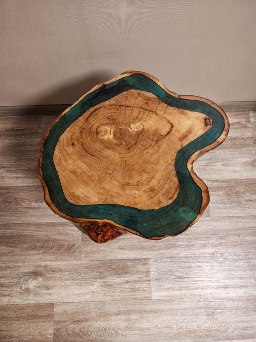 Кофейный столик прикроватный ручной работы из эпоксидной смолы