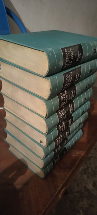 Meyers Neues Lexikon 8