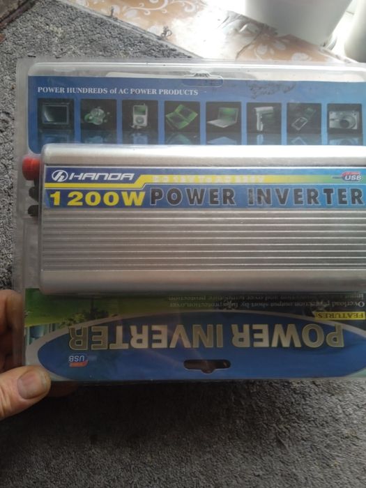 Продам инвертор12/220в