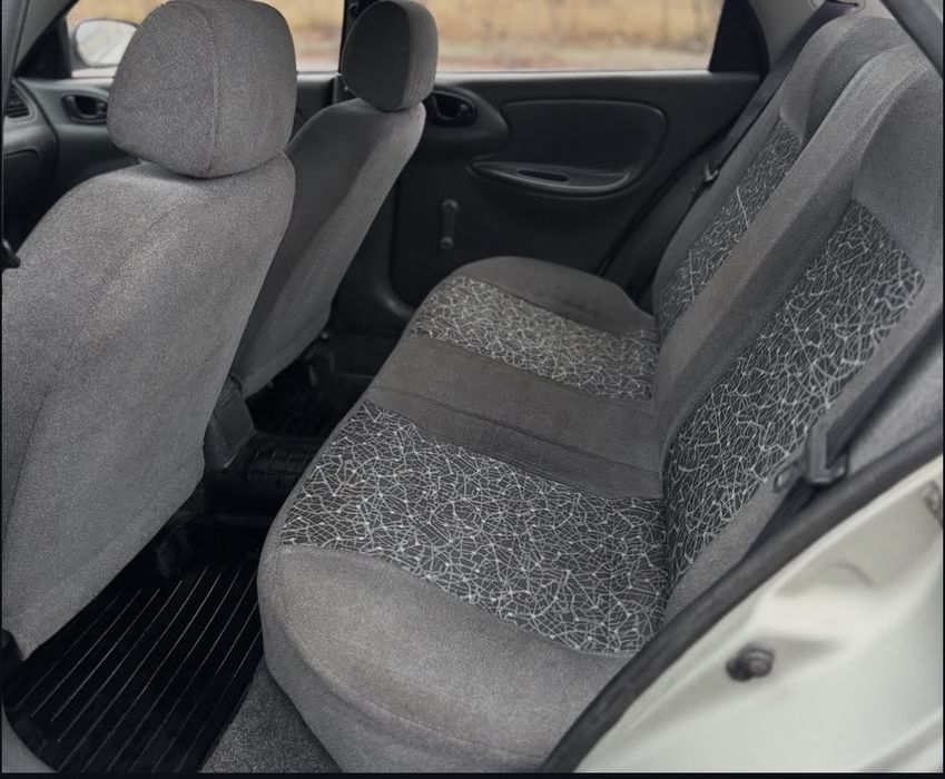 Продам ЗАЗ ЛАНОС  без гнилі та іржі!!