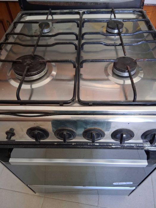 Fogão com forno a gás Meireles