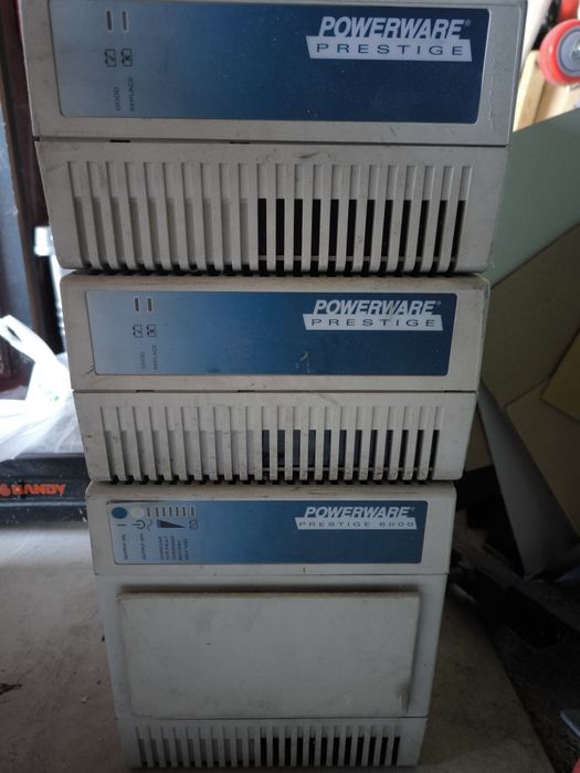 UPS Powerware uszkodzony