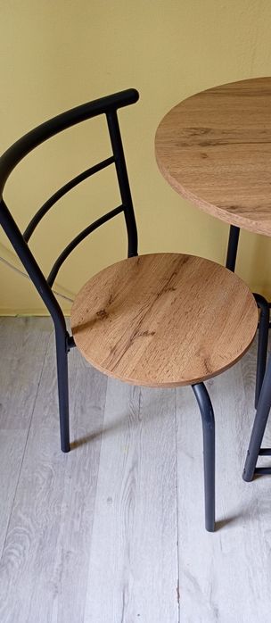 Sprzedam stół i krzesła