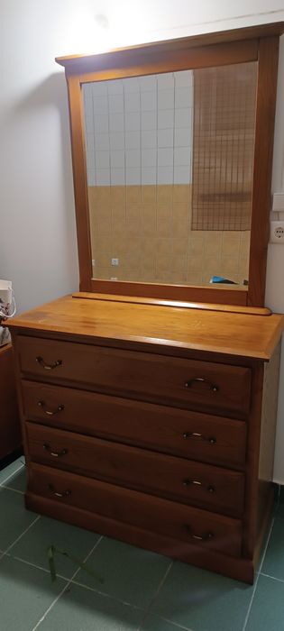 Cómoda com espelho