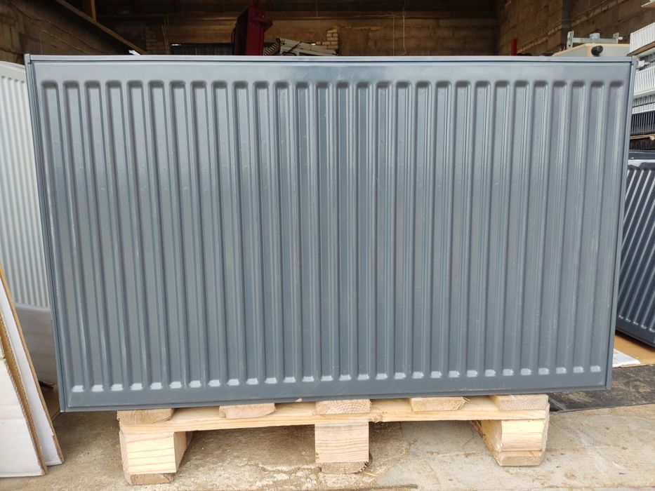 Grzejnik PURMO CV22 RAL 7016 Grafit 600x600