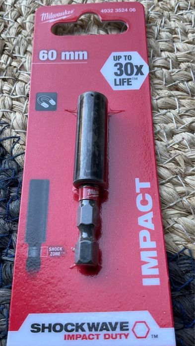 магнітний тримач біт Milwaukee SHOCKWAVE Impact Duty довжиною 60 мм.