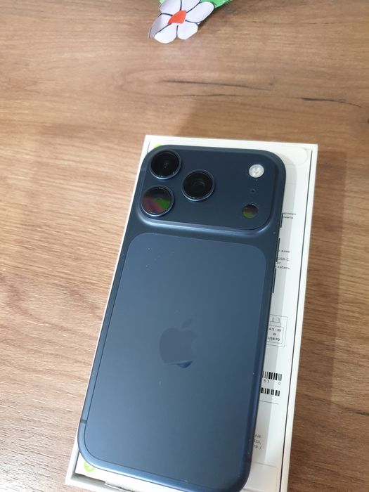 Iphone 17 pro 256 gb deep blue