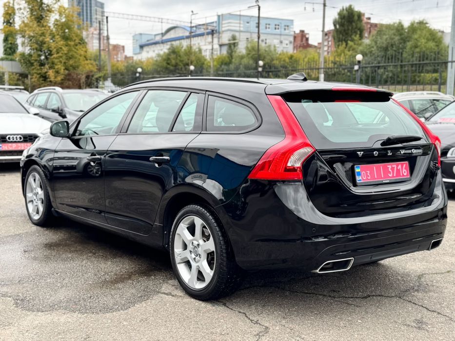 VOLVO V60 RESTYLING D4 2.0 Diesel 190 к.с. 8-ст. автомат