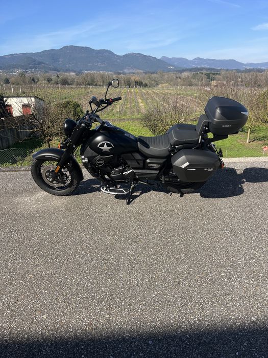 Moto UM Renegade Comando