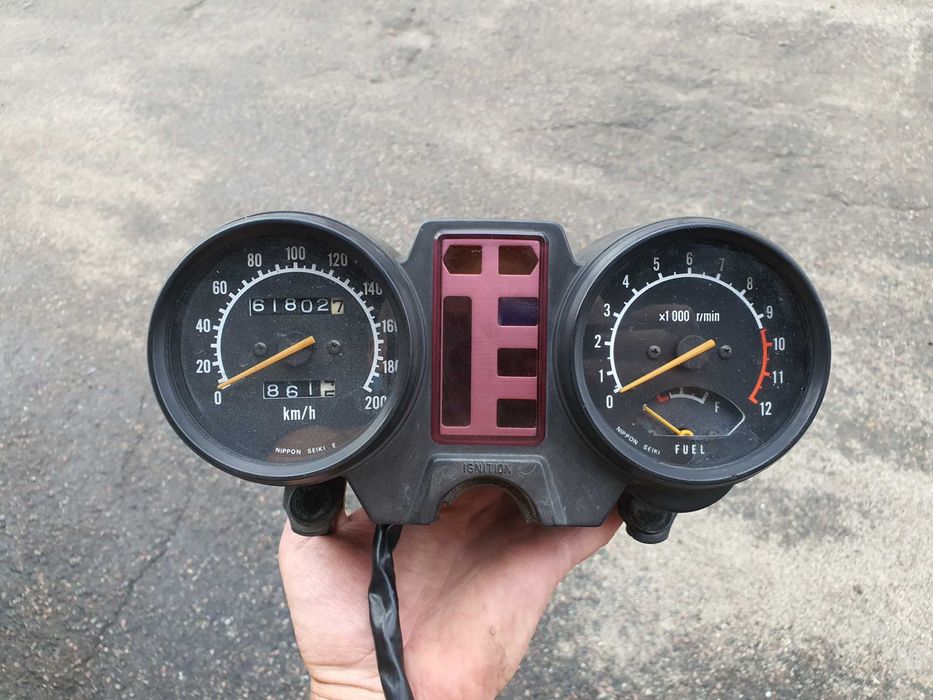 Приборна панель suzuki, спідометр, тахометр