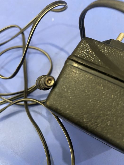 Универсальное зарядное устройство
