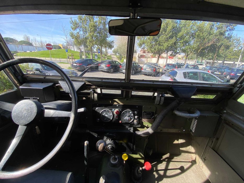 Land Rover Series III Lightweight FFR 1978 – Clássico Militar 4x4
