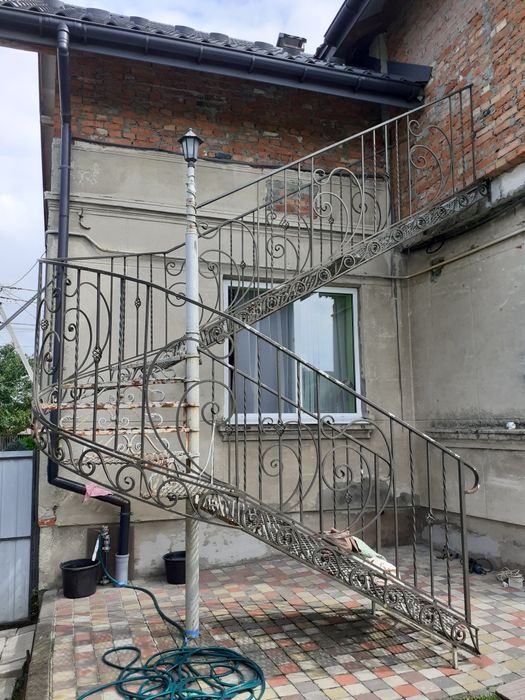 Продам ковані сходи