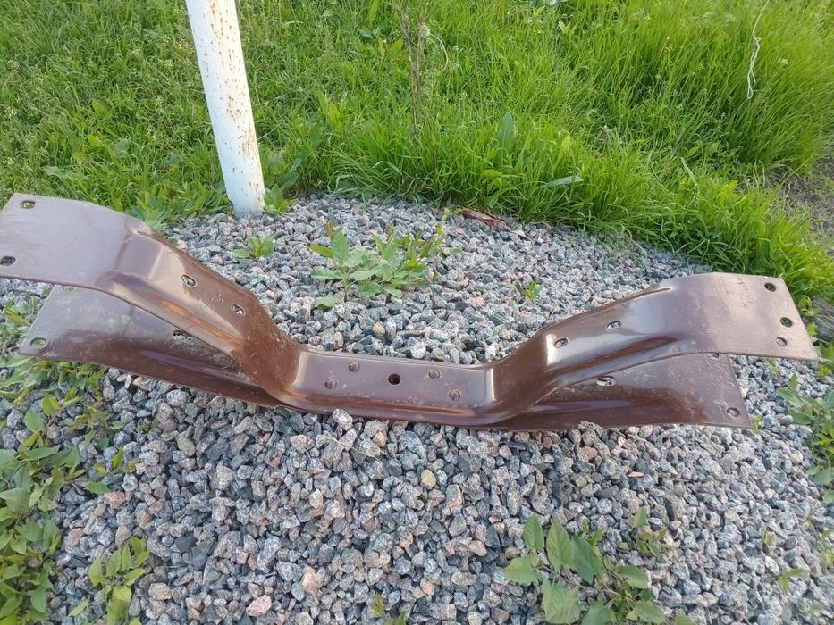 Продам траверсу газель