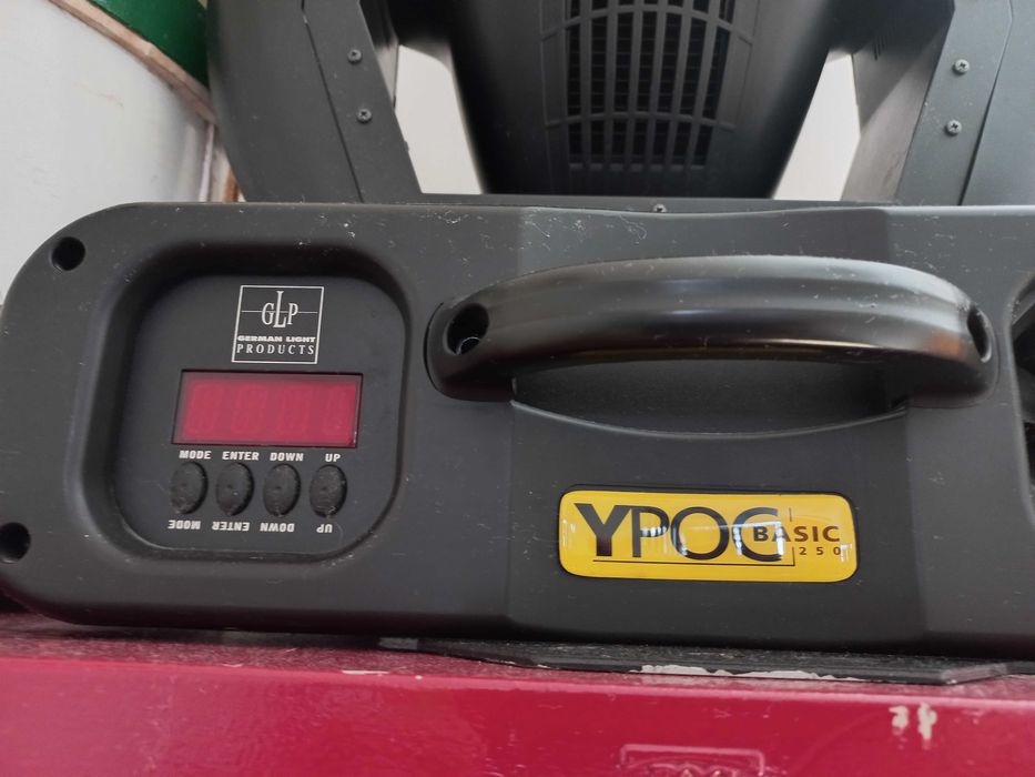 Ypoc Basic 250 – moving head