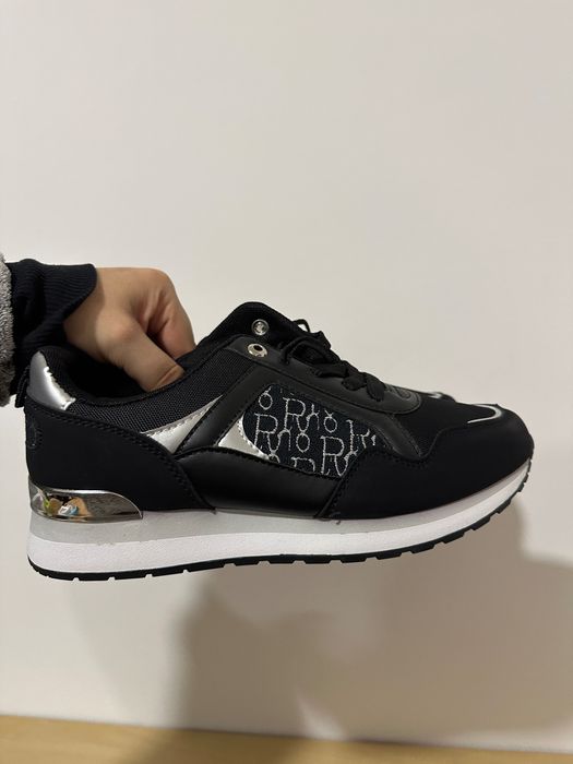 Sapatilhas Preto / Prateado Novas 39