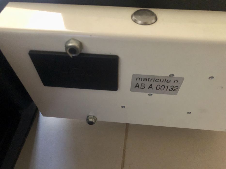 Cofre preto metal um pouco pesado com codico