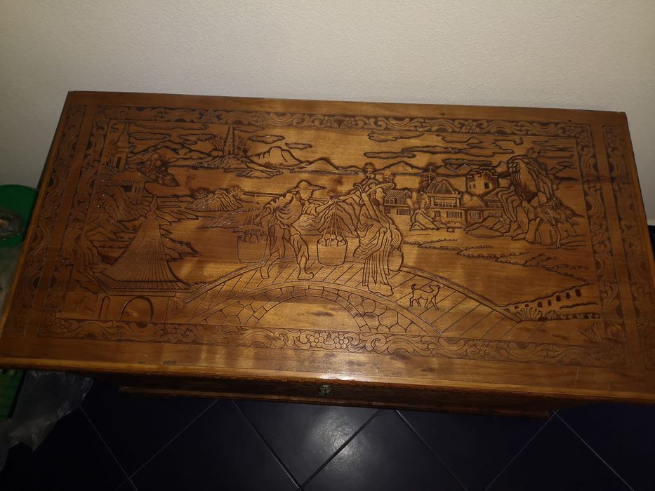 Arca de madeira nova