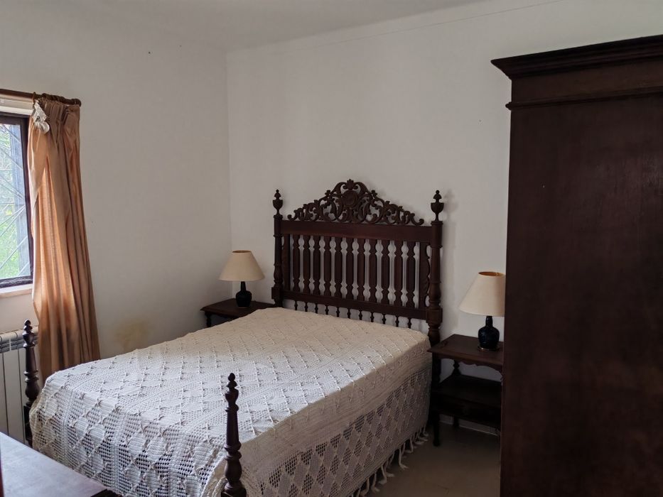 Moradia V4 com 163 M2 e terreno agrícola  com 11.100m2