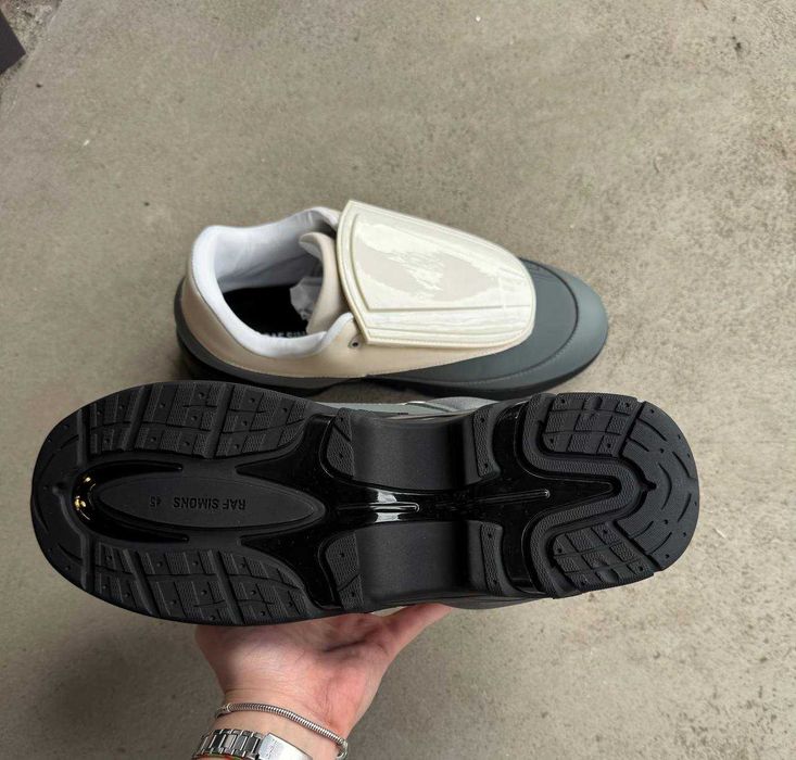 Нові кросівки Raf Simons Antei