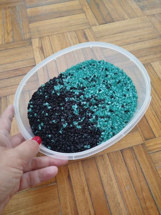 Aquário Cubo com acessórios e areão