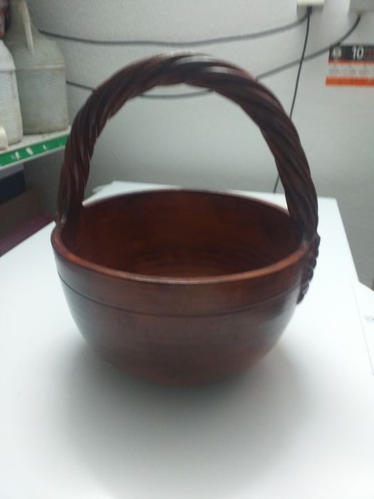 Cesta em barro antiga