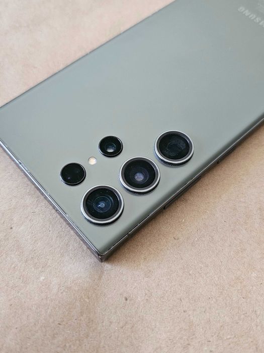 Samsung S23 Ultra 512gb.  Excelente