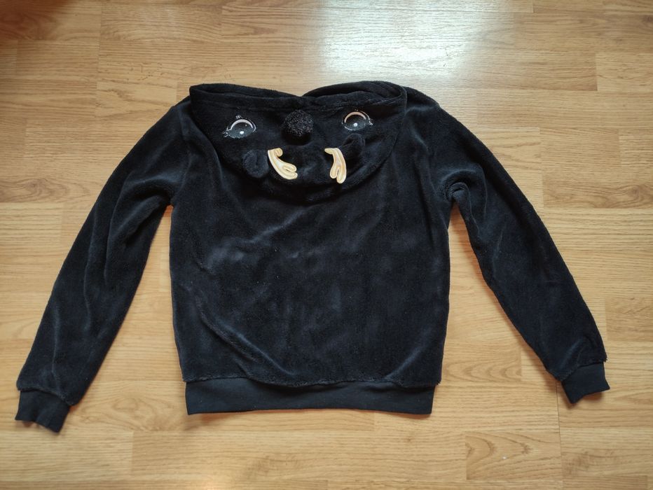 Bluza czarna zimowa z kapturem Rudolf 134/140