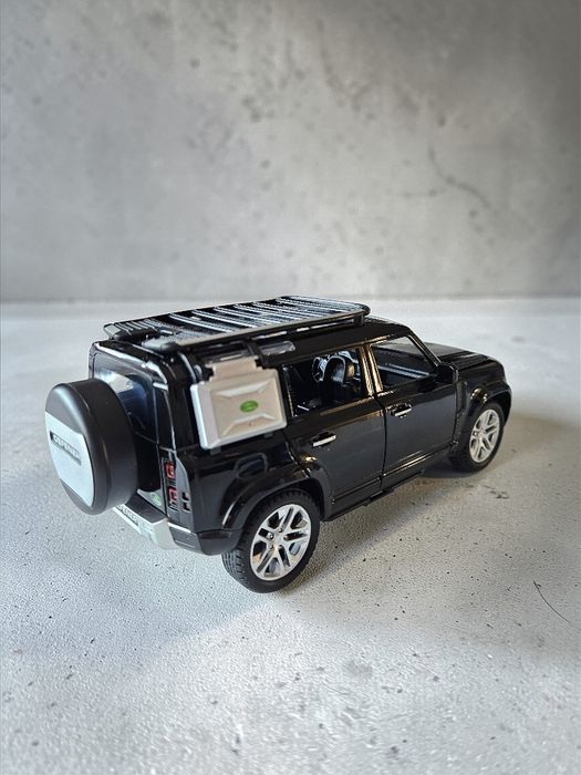 Model Land Rover Defender 110 Skala 1:24