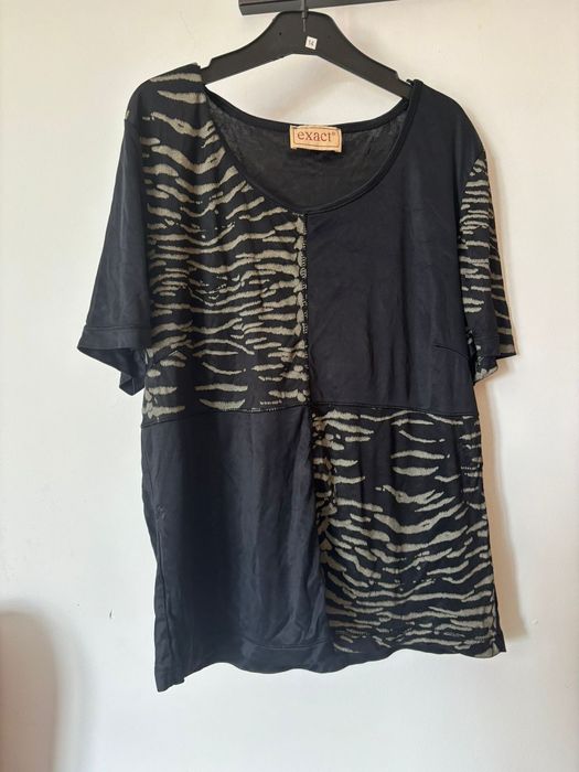 T-shirt preta padrões