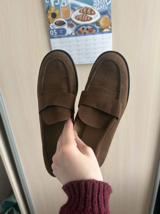 женские замшевые лоферы , трендовые коричневые лоферы замшевые