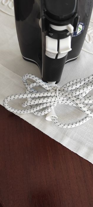 Ferro de engomar novo