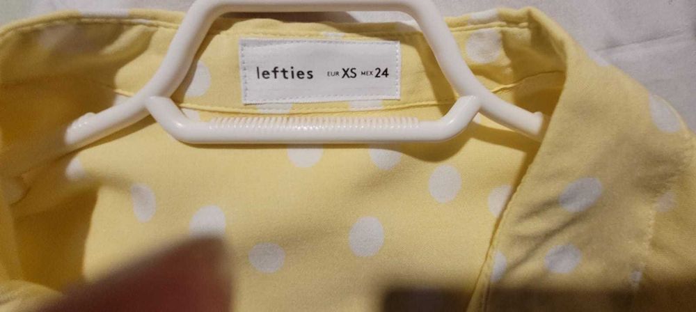 vestido camiseiro com bolinhas