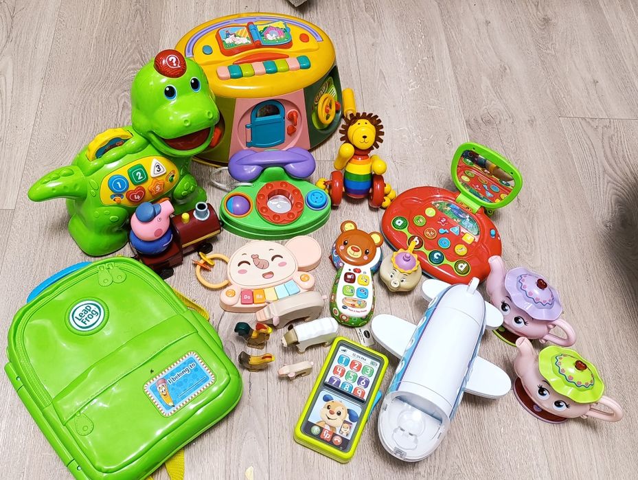 Фірмові розвиваючі іграшки v-tech, Leap Frog, Disney
