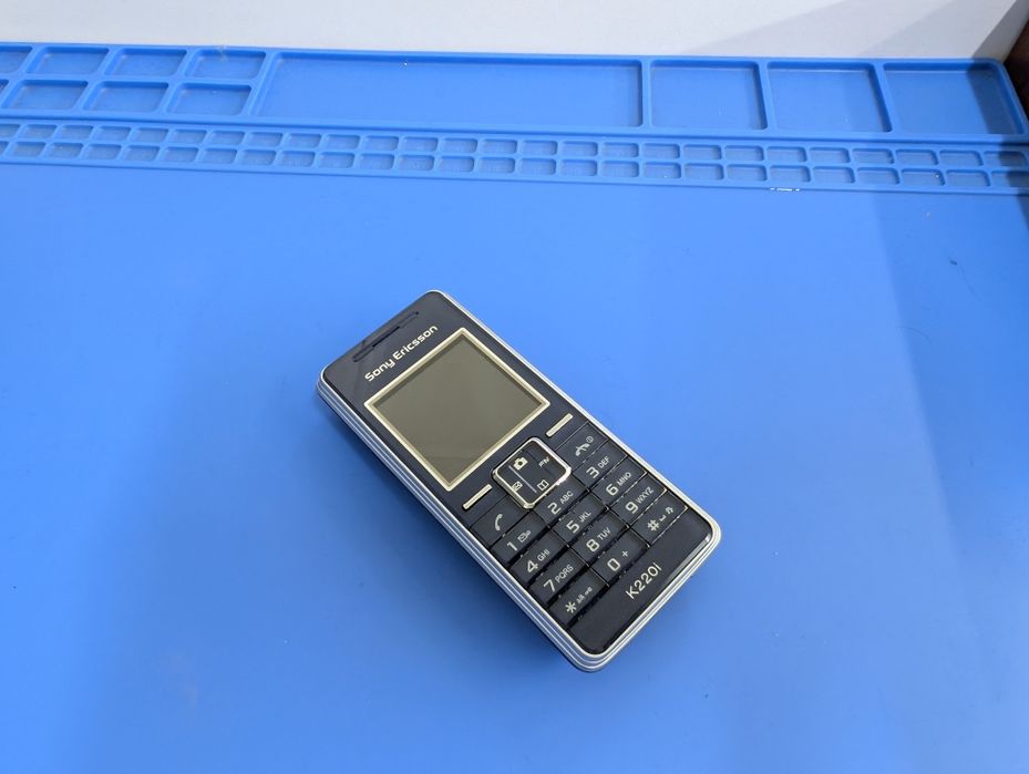 Sony Ericsson k220i