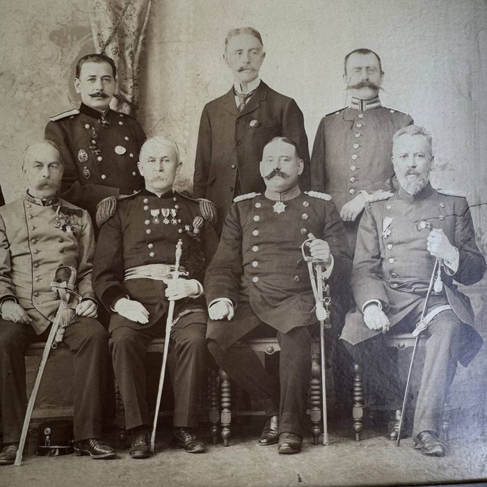 Zdjęcie oficerów wojskowych XIX-XX wiek