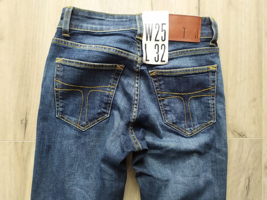 Jeansy rurki super stretch Tiger of Sweden W25 L32