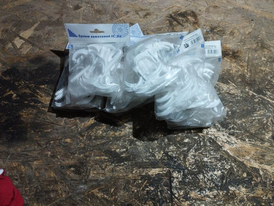 Haki podłogowe podwójne 8 paczek