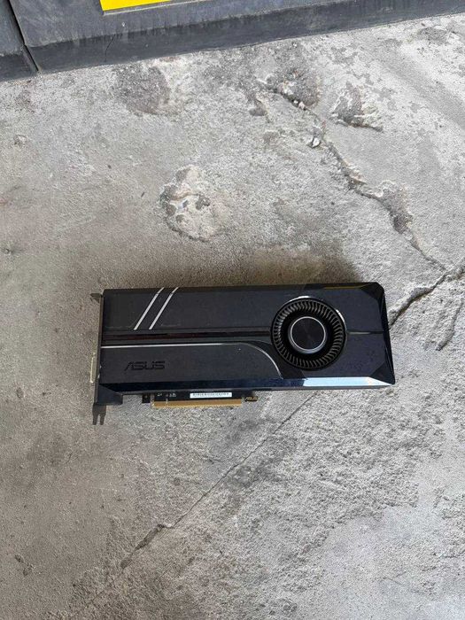 NVIDIA GeForce GTX 1080 — 8 ГБ GDDR5X (Відеокарта)