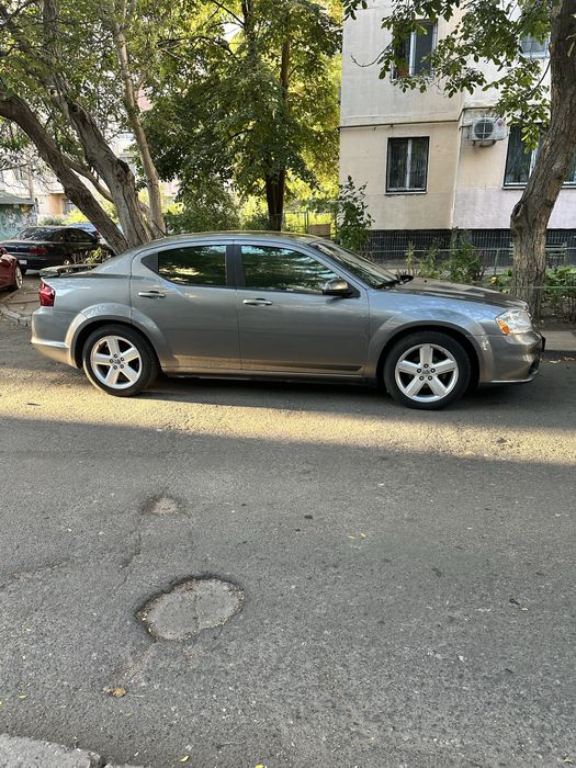 Продам Dodge avenger