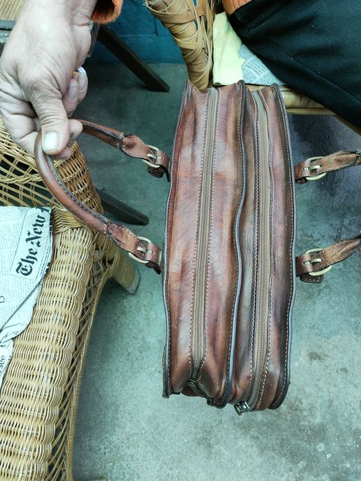 Mala em couro de homem