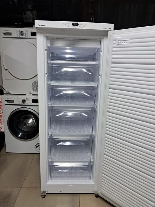 Морозильна камера Hanseatic на 195 л корисного об'єму, А+, No-Frost