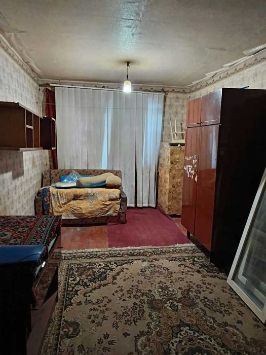 Гостинка 2 великі кімнати,можливість свого сан.вузла. (404731)