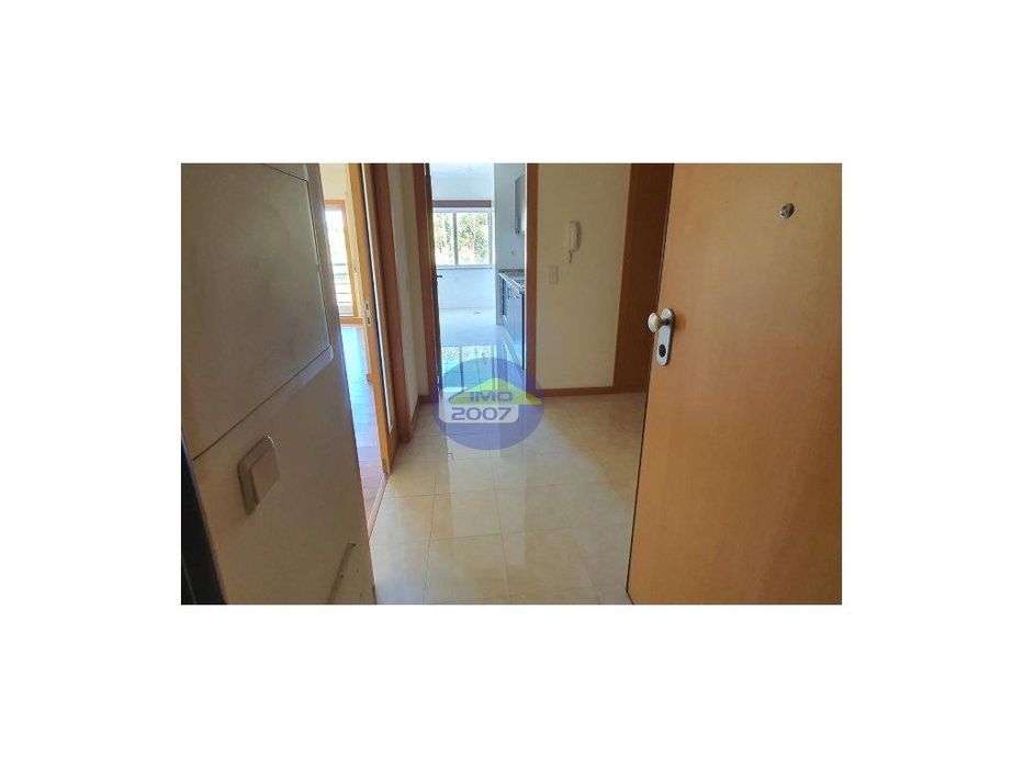 Apartamento T2 em Canelas