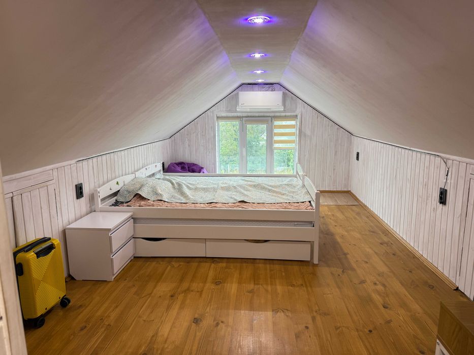 Будинок з ремонтом, є твердопаливний котел та резервне живлення