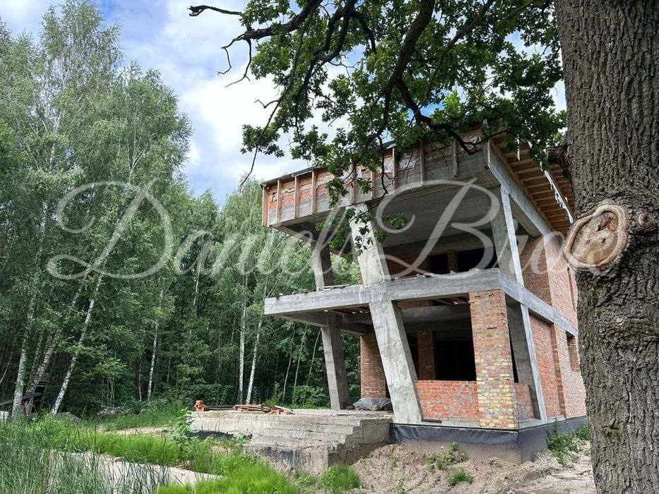Конча Заспа, современный дом в стиле хай-тек