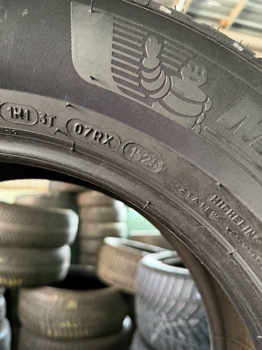 225/65R17 Michelin 2025p