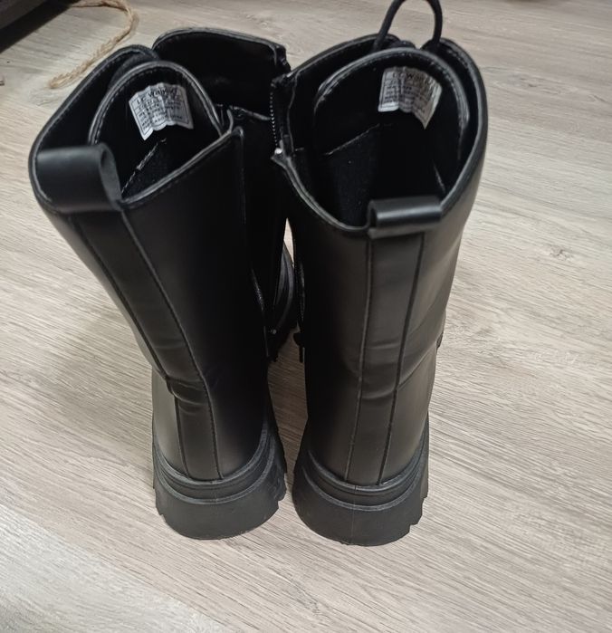 Нові кожані сапоги